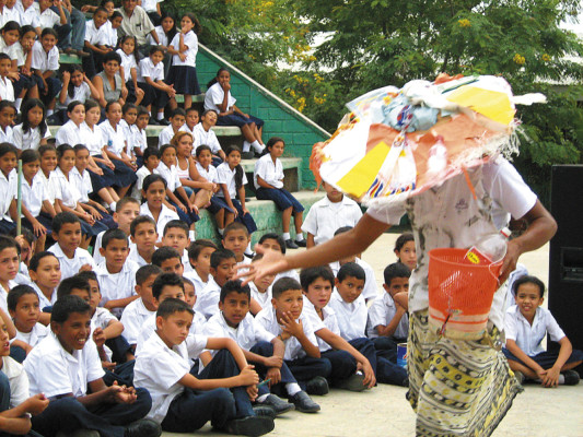 Problemas sociales son fuente de inspiración de jóvenes actores