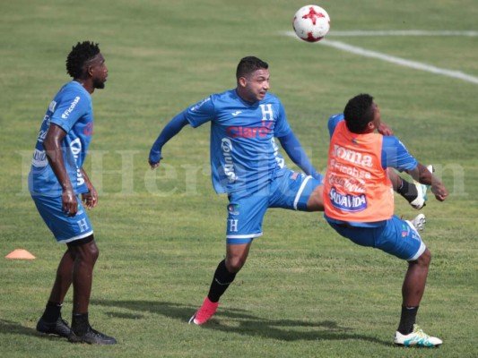Emilio Izaguirre se sumó a la concentración de la Selección en Comayagua previo a los duelos de junio
