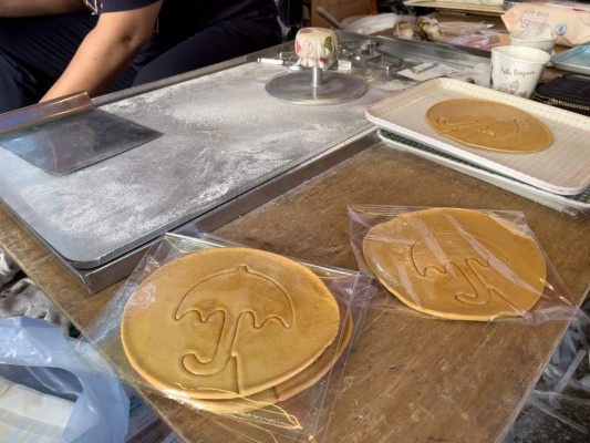 La historia detrás de los dulces dalgona y la locura que desataron tras El Juego del Calamar