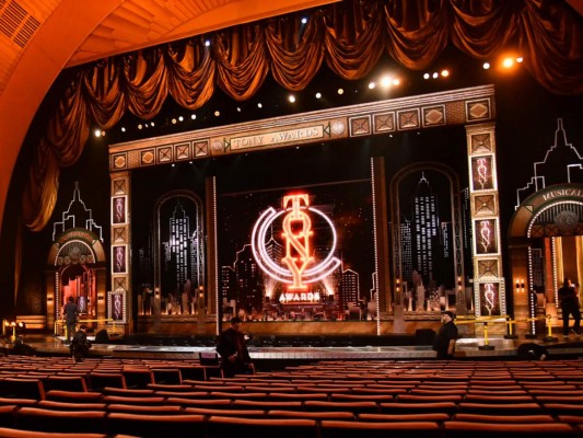 En esta foto del 9 de junio de 2019, el escenario antes del inicio de la 73ra entrega anual de los Premios Tony en Nueva York.