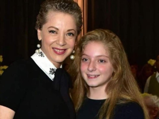 ¿Cómo se llevan Constanza, hija de Edith González, y su madastra? (FOTOS)