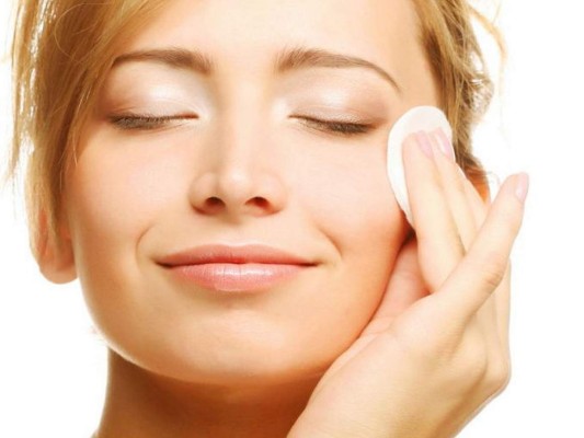 Agua carbonatada, bebida en tendencia para aplicar en la piel para limpiarla&nbsp;