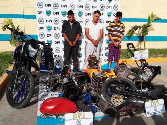 Capturan a banda 'Cara de vaca' cuando desmantelaban una moto en la capital
