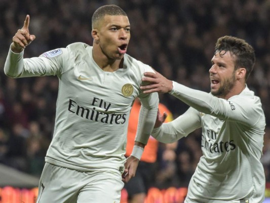 Un Mbappé imparable deja al PSG a las puertas del título