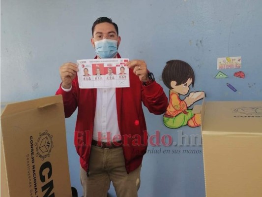 Así votaron los reconocidos líderes políticos de Honduras (Fotos)