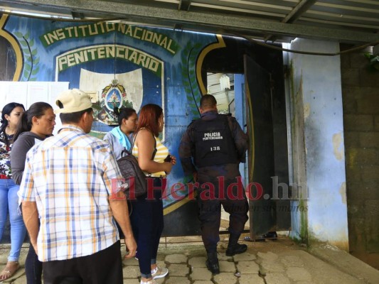 FOTOS: Así amaneció el centro penal de Tela tras brutal masacre