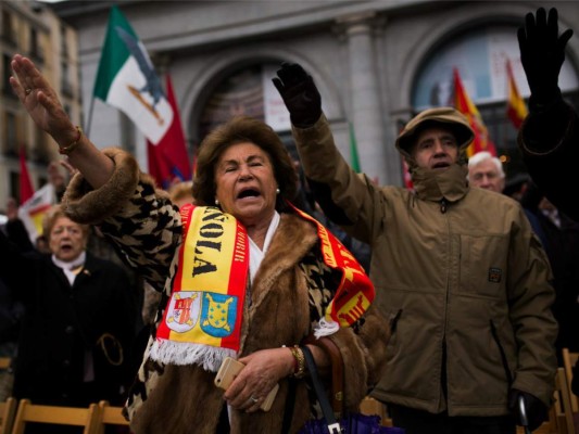 Nostálgicos del franquismo realizan acto en Madrid