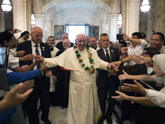 El Papa llega a Holguín, cuna del cristianismo cubano y de los Castro