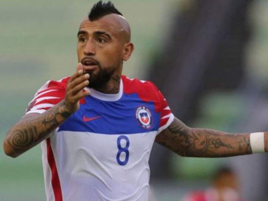Arturo Vidal hospitalizado por covid-19