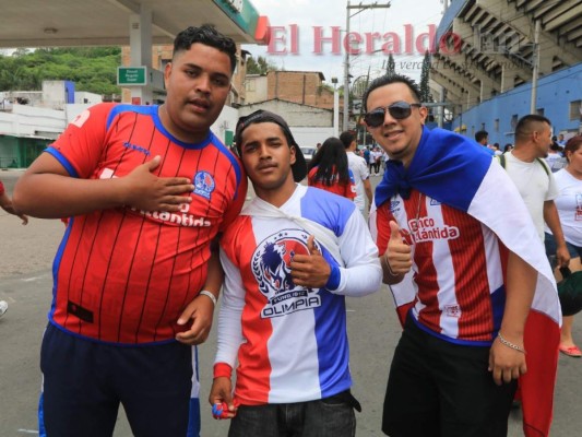 Aficionados de Olimpia y Motagua comienzan a llenar el Estadio Nacional