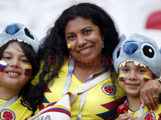 El duelo Polonia vs Colombia se llenó de hermosas mujeres