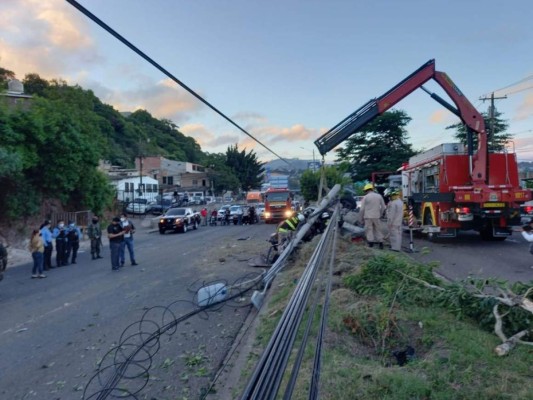 Tragedia: Así fue el accidente que dejó una mujer muerta en el anillo periférico en la capital