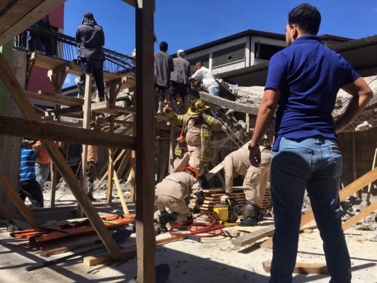 Las fotos del desplome de muro donde murió albañil en Comayagua