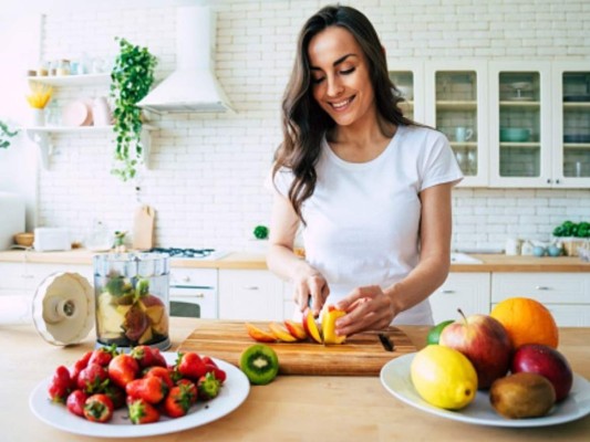 Normalizar dolores, consumir limón y evitar el gluten: 15 mitos comunes sobre la alimentación saludable