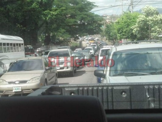 Así fue la caravana de buses 'brujitos' en la capital