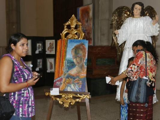 Exposición de pinturas para recaudar fondos