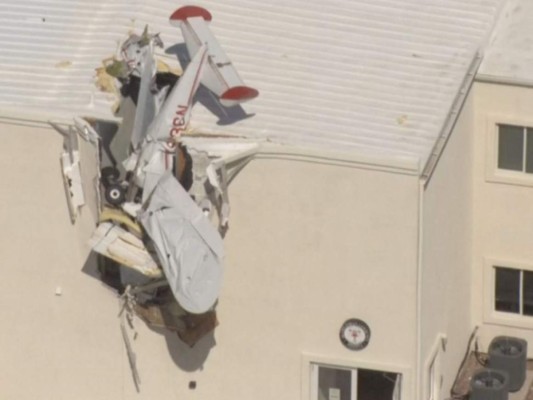 Dos heridos deja choque de avioneta en aeropuerto de Arizona