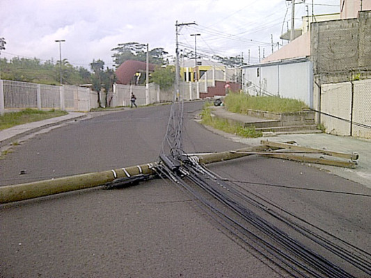 Accidente deja sin energía eléctrica por segundo día el sur de Tegucigalpa