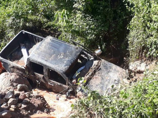 Tres personas muertas al ser arrastradas en vehículo por una quebrada en La Unión, Lempira &nbsp;&nbsp;