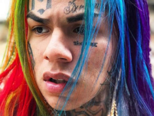 El rapero Tekashi 6ix9ine está detenido en el Centro de Reclusión en Brooklyn