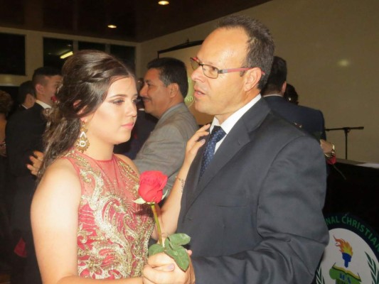 Inolvidable noche de los senior de Christian International School