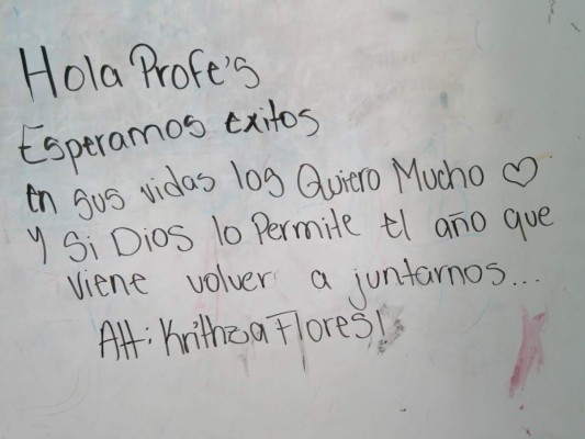 La triste despedida de los estudiantes del Instituto Modelo