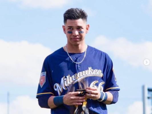 Fue futbolista y hoy triunfa como el único hondureño clasificado a una serie mundial del béisbol: trayectoria de Mauricio Dubón