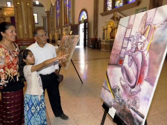 Exposición de pinturas para recaudar fondos