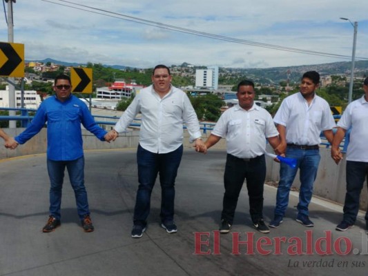 FOTOS: Con 'Marcha por la paz' piden a maestros y médicos retornar a sus labores