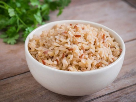 Normalizar dolores, consumir limón y evitar el gluten: 15 mitos comunes sobre la alimentación saludable