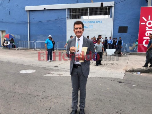 Aficionados empiezan a llenar el Estadio Nacional para la final entre Motagua y Olimpia
