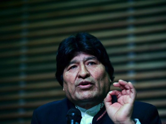 Evo Morales en polémica por supuesta relación amorosa con una menor