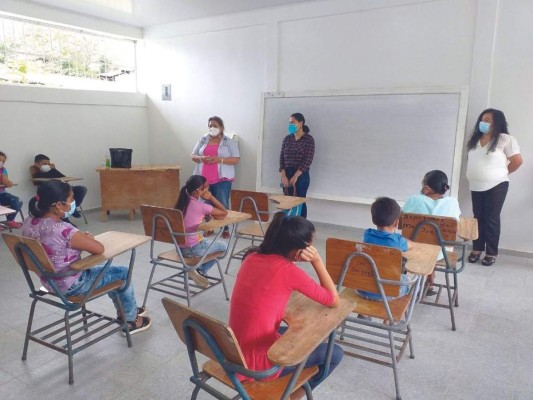 Vacunarán a 6,757 mayores de 12 años en 131 escuelas&nbsp;&nbsp;