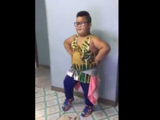 Niño causa furor en las redes bailando Sorry de Justin Bieber
