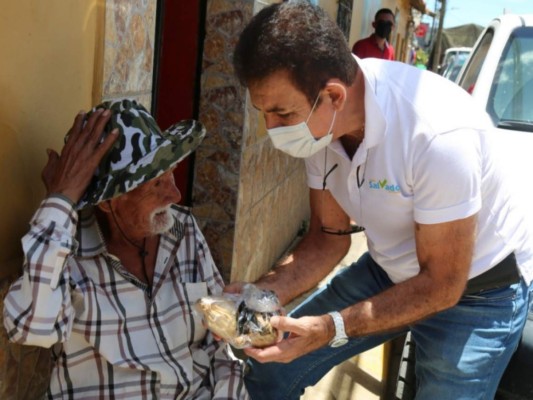 Con promesas y pidiendo voto en plancha, candidatos a la presidencia recorren Honduras (FOTOS)