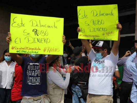 Entre gritos e insultos llega Marco Bográn a declarar a la Atic