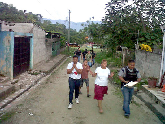 Capturan a mujer sospechosa de participar en masacre