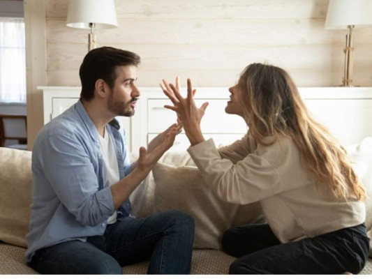 ¿Debo preguntarle a mi pareja con cuántas personas ha tenido sexo?