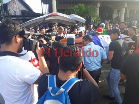 FOTOS: Tristes imágenes del entierro del exjugador hondureño Juan Carlos García