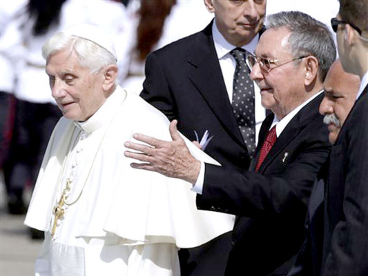 Papa Benedicto XVI llega a Cuba