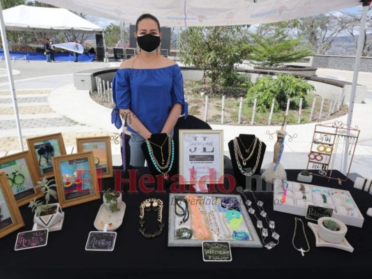 Música, emprendimientos y juegos, capitalinos se relajan al aire libre en el cerro Juana Laínez&nbsp;&nbsp;