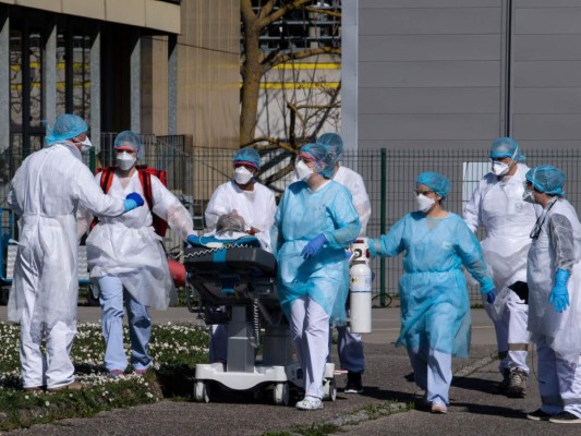 OMS advierte que pandemia del coronavirus se acelera de manera 'desgarradora'