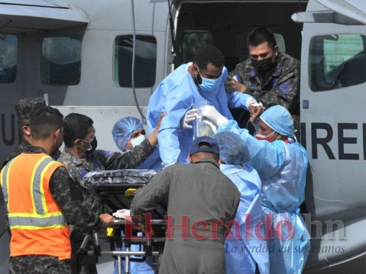 Así fue el traslado a Tegucigalpa de los heridos tras el voraz incendio en Guanaja