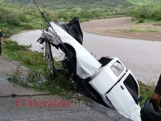Las tristes imágenes del velorio de hermanos arrastrados por el río Ulúa tras accidente vial