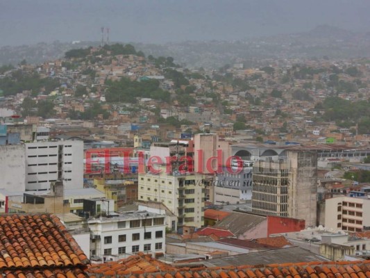 Las imágenes de la nube de polvo del Sahara sobre la capital hondureña