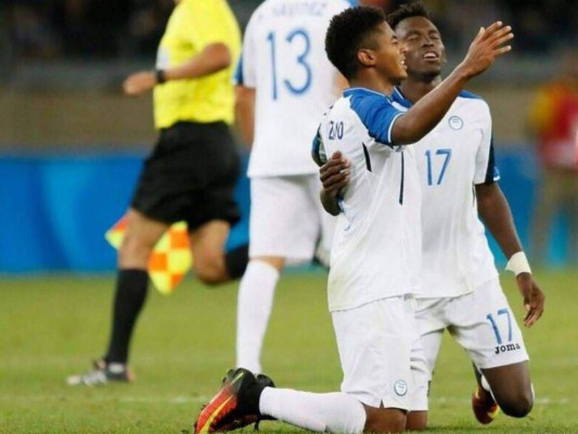 Elis comparte inspirador versículo previo al juego ante Brasil