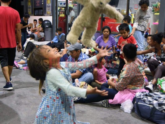 Niños de la caravana migrante, los inocentes rostros de quienes sobrellevan la ardua travesía hacia Estados Unidos