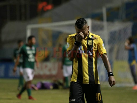 Afición del Real España silbó a Mario Martínez y Alajuelense decide no contratarlo