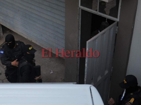 Bajo fuerte resguardo policial llegan a la Corte Suprema de Justicia implicados en caso Pandora