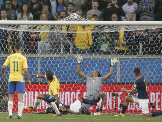 Brasil venció 2-0 a Ecuador